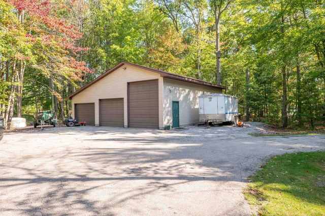 2554 S Fordney Road, Hemlock, MI 48626
