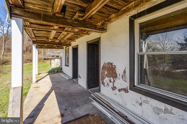 39 GILL RD, Mohnton, PA 19540