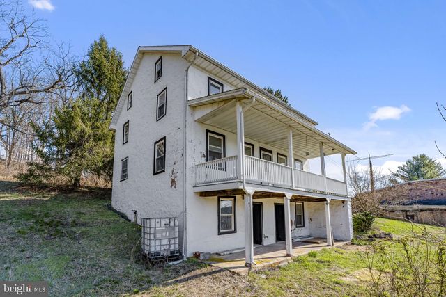 39 GILL RD, Mohnton, PA 19540