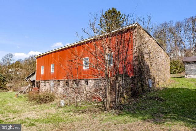 39 GILL RD, Mohnton, PA 19540