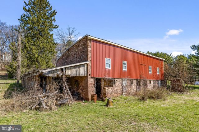 39 GILL RD, Mohnton, PA 19540