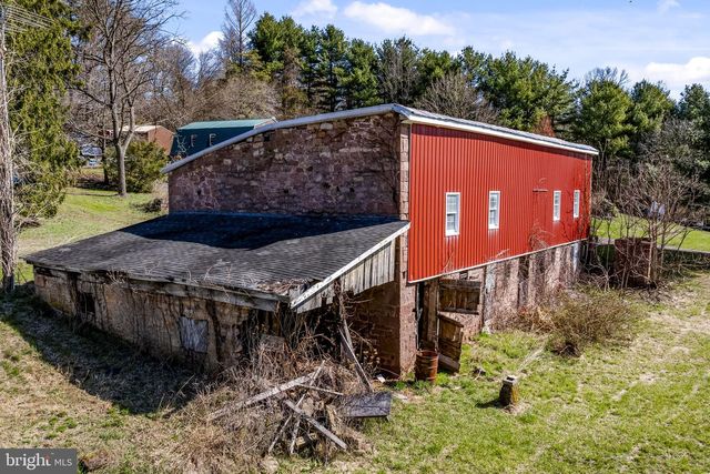 39 GILL RD, Mohnton, PA 19540