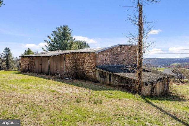 39 GILL RD, Mohnton, PA 19540