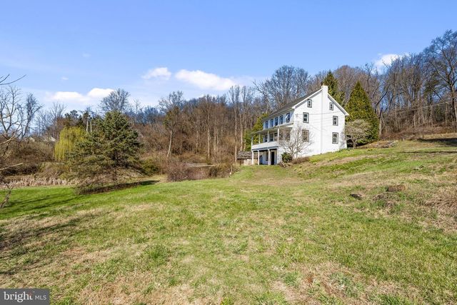 39 GILL RD, Mohnton, PA 19540