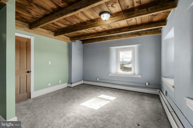 39 GILL RD, Mohnton, PA 19540