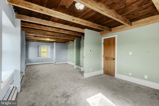 39 GILL RD, Mohnton, PA 19540