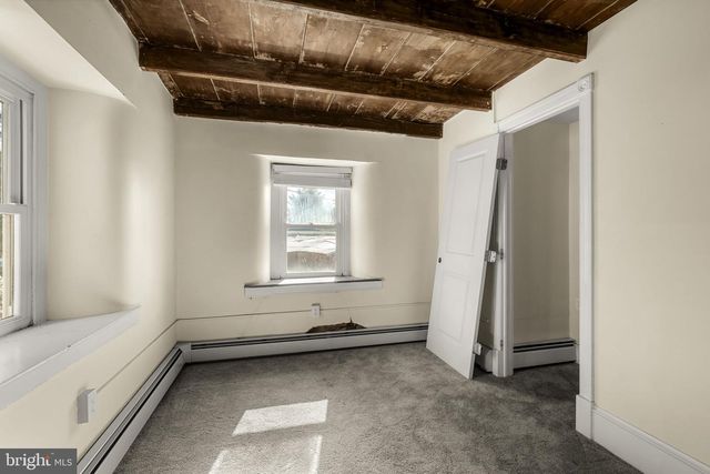 39 GILL RD, Mohnton, PA 19540