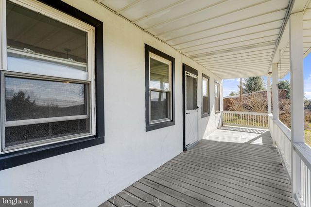 39 GILL RD, Mohnton, PA 19540