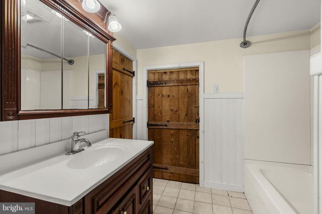 39 GILL RD, Mohnton, PA 19540