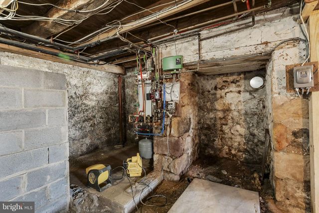 39 GILL RD, Mohnton, PA 19540