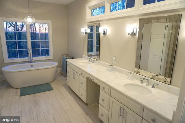 20269 ISLAND VIEW CT, Sterling, VA 20165