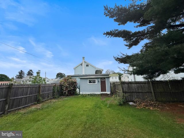 229 CHESTNUT STREET, Mount Holly Springs, PA 17065