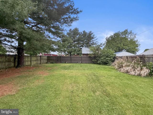 229 CHESTNUT STREET, Mount Holly Springs, PA 17065