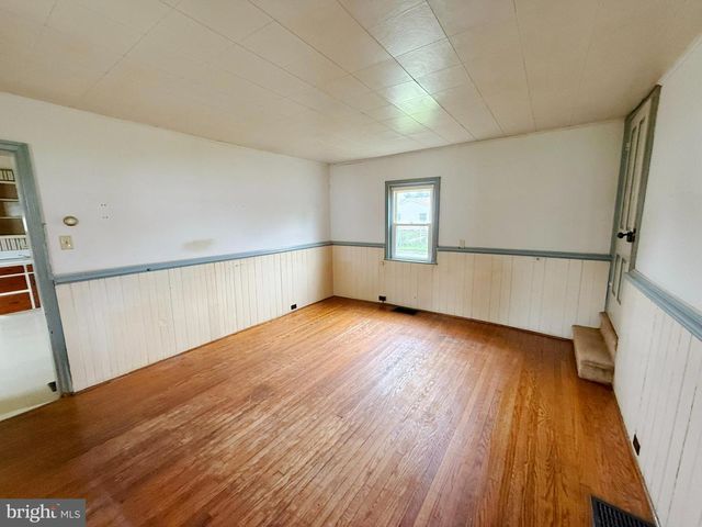 229 CHESTNUT STREET, Mount Holly Springs, PA 17065
