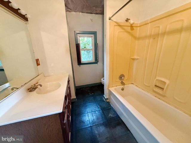 229 CHESTNUT STREET, Mount Holly Springs, PA 17065