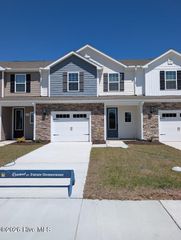 93 Commons View Drive, Hampstead, NC 28443