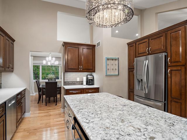 4696 Fairway Hills Drive, Eagan, MN 55123