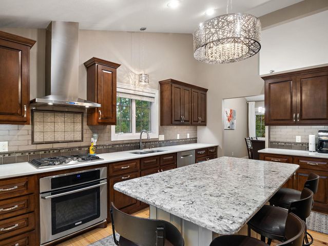4696 Fairway Hills Drive, Eagan, MN 55123