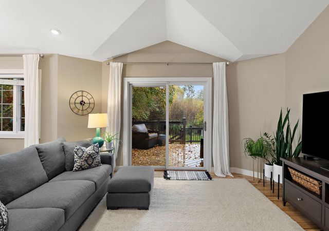 4696 Fairway Hills Drive, Eagan, MN 55123