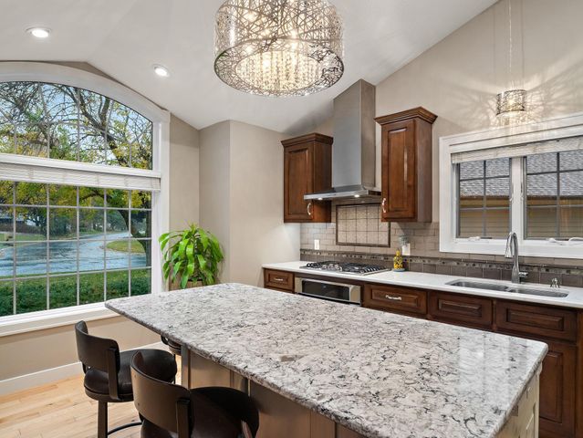 4696 Fairway Hills Drive, Eagan, MN 55123