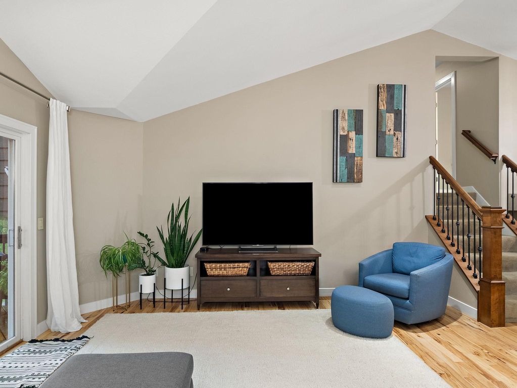 4696 Fairway Hills Drive, Eagan, MN 55123 — photo 4
