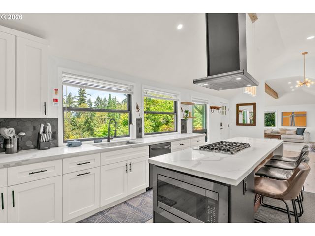 3010 FRIENDLY St, Eugene, OR 97405