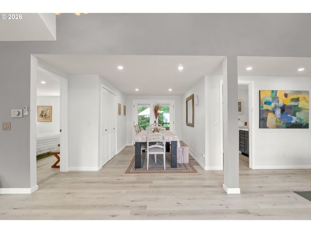 3010 FRIENDLY St, Eugene, OR 97405