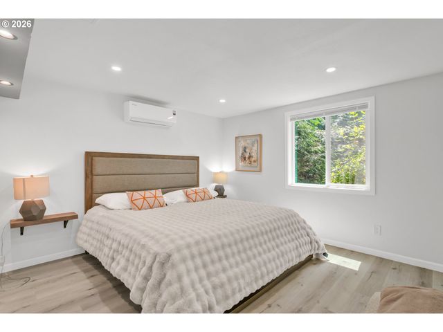 3010 FRIENDLY St, Eugene, OR 97405