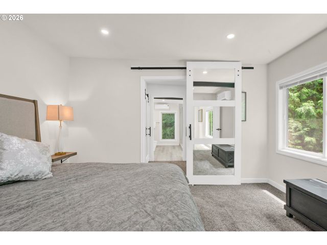 3010 FRIENDLY St, Eugene, OR 97405