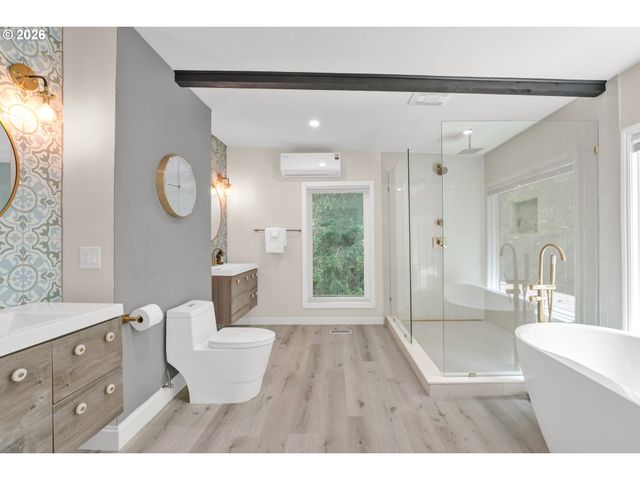 3010 FRIENDLY St, Eugene, OR 97405