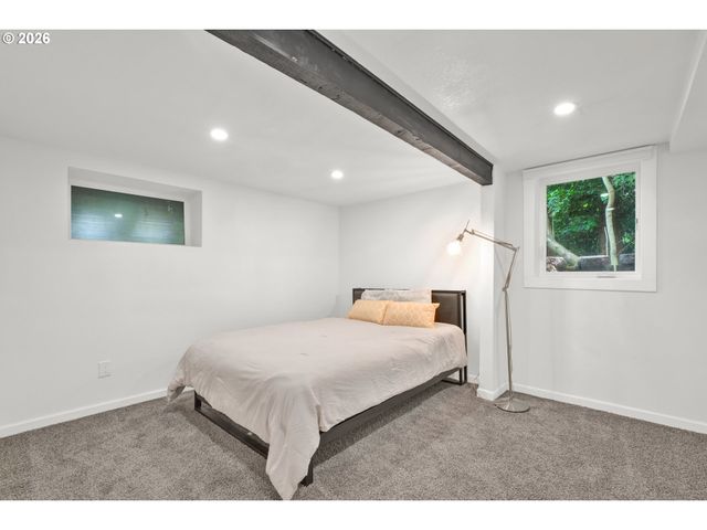 3010 FRIENDLY St, Eugene, OR 97405