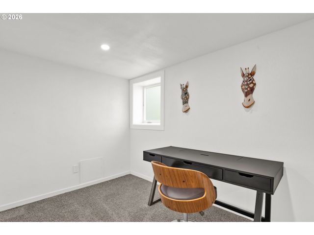 3010 FRIENDLY St, Eugene, OR 97405