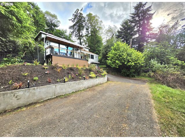 3010 FRIENDLY St, Eugene, OR 97405