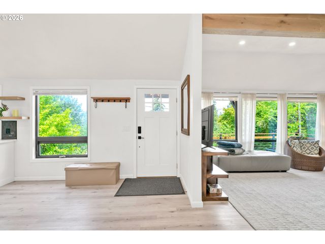 3010 FRIENDLY St, Eugene, OR 97405