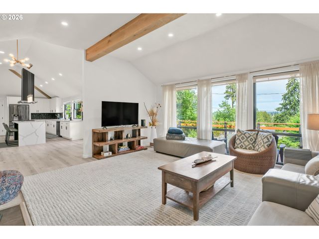 3010 FRIENDLY St, Eugene, OR 97405