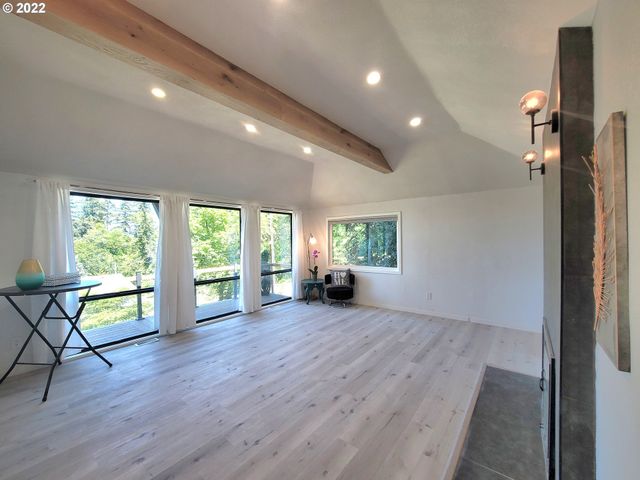 3010 FRIENDLY St, Eugene, OR 97405