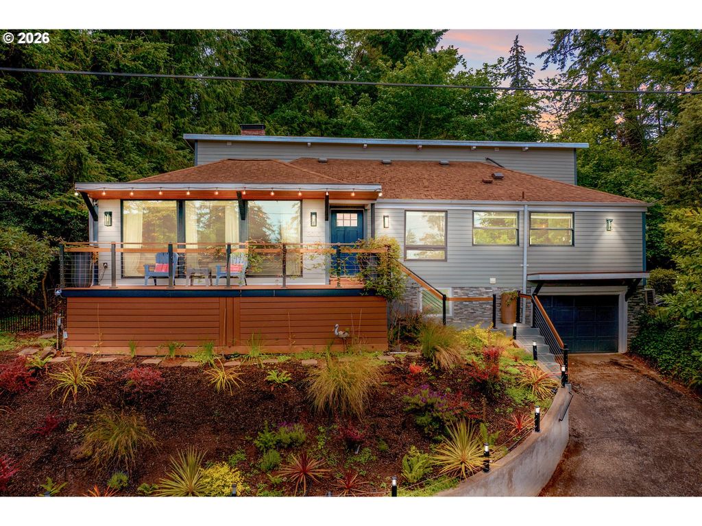 3010 FRIENDLY St, Eugene, OR 97405