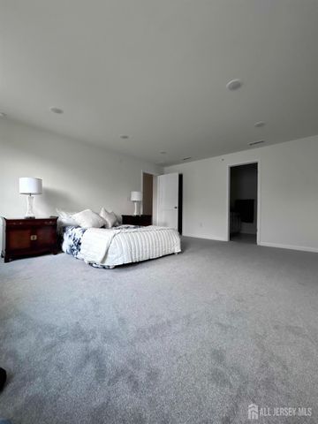 735 Station Road, Dunellen, NJ 08812