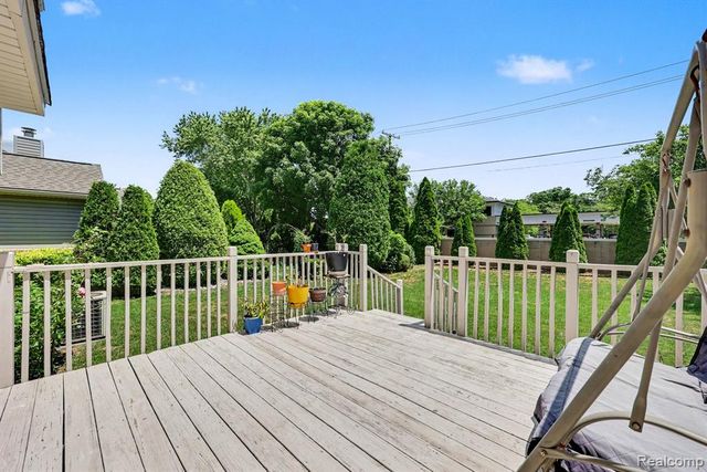 24535 Jason Drive, Flat Rock, MI 48134