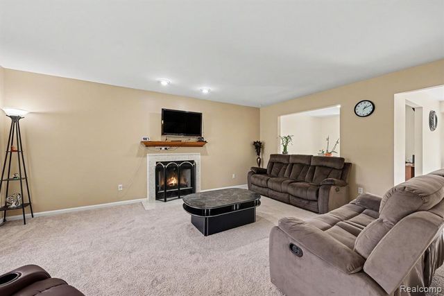 24535 Jason Drive, Flat Rock, MI 48134
