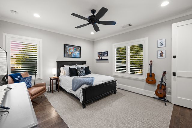 6925 Kenwood Avenue, Dallas, TX 75214