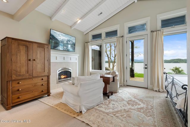 1515 Northshore Dr, Sandpoint, ID 83864