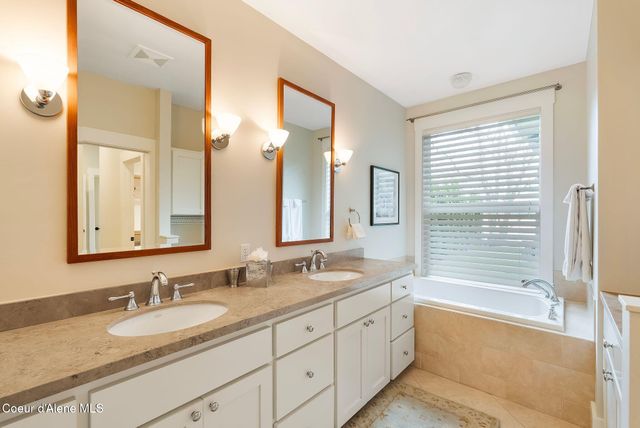 1515 Northshore Dr, Sandpoint, ID 83864