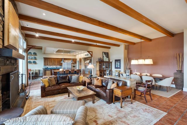 1515 Northshore Dr, Sandpoint, ID 83864
