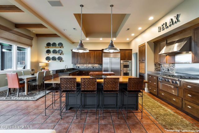 1515 Northshore Dr, Sandpoint, ID 83864