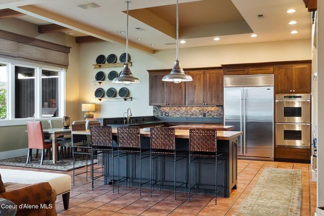 1515 Northshore Dr, Sandpoint, ID 83864