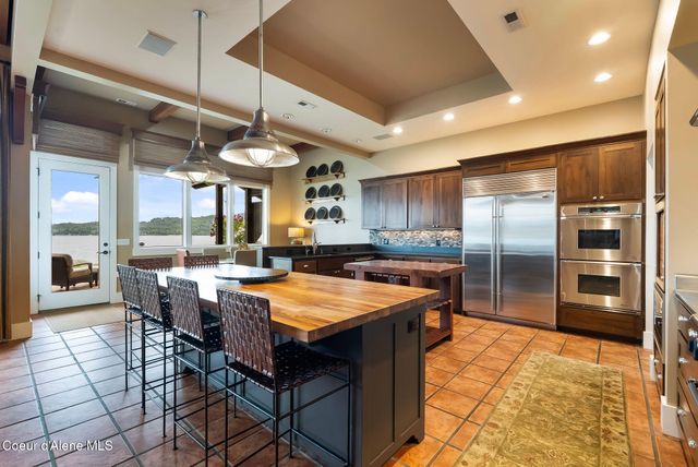 1515 Northshore Dr, Sandpoint, ID 83864