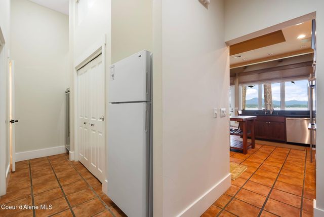 1515 Northshore Dr, Sandpoint, ID 83864