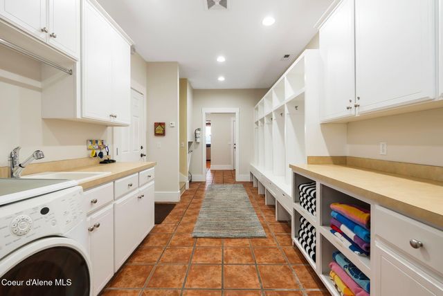 1515 Northshore Dr, Sandpoint, ID 83864