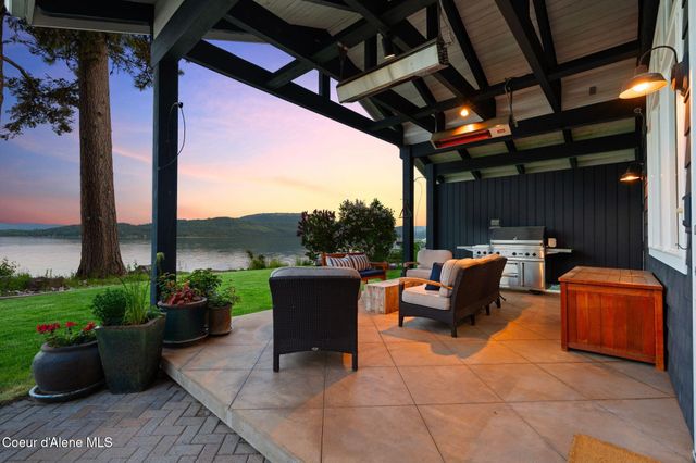 1515 Northshore Dr, Sandpoint, ID 83864